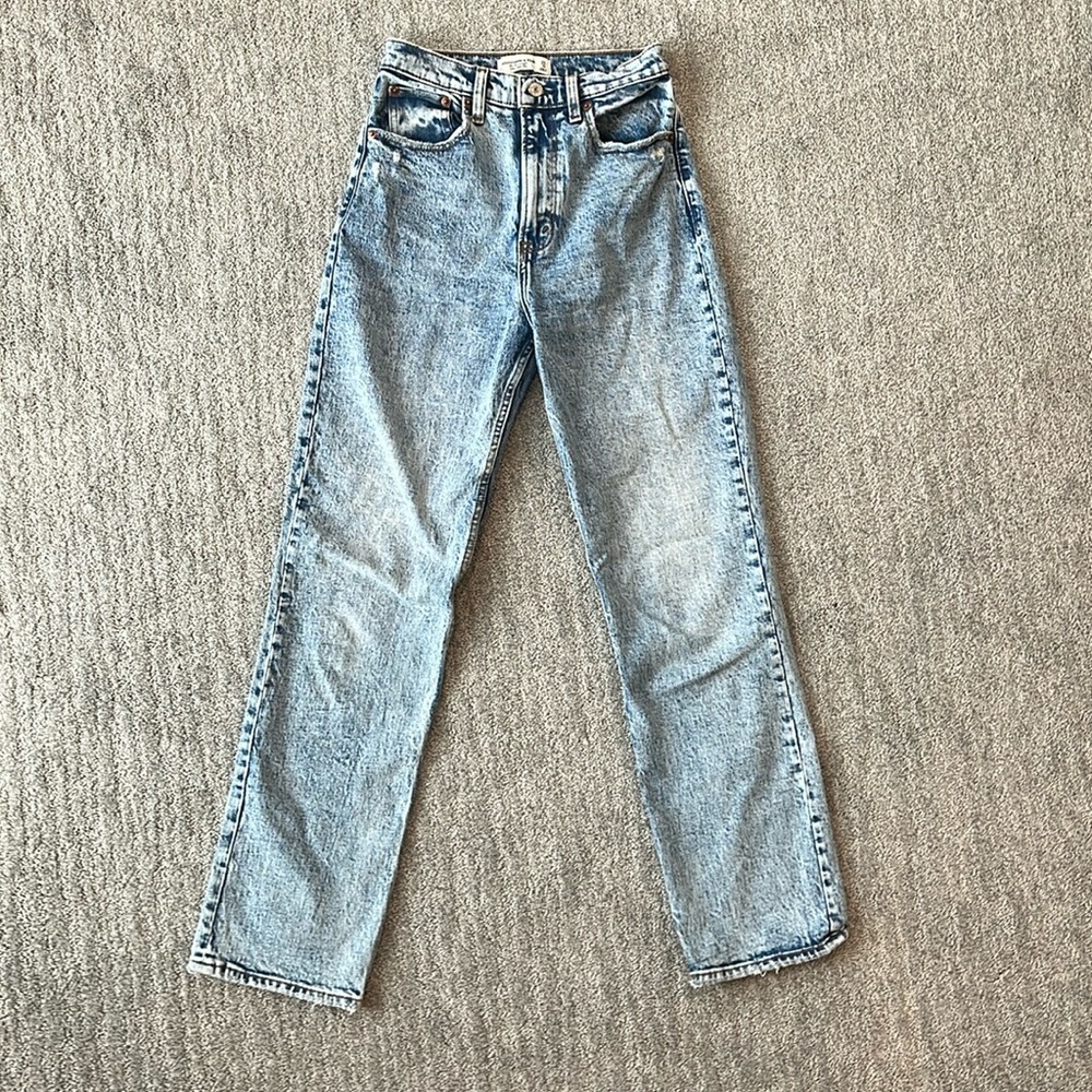 Abercrombie The 90’s Straight Ultra High Rise